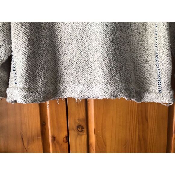 FREE PEOPLE Soft Textured Long Sleeve Hooded Pullover Top w/ Fraying SZ XS - Picture 5 of 16